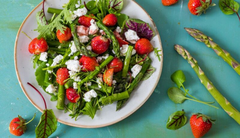 Green,Asparagus,,Strawberry,,Rocket,,Indian,Mustard,And,Feta,Cheese,Salad