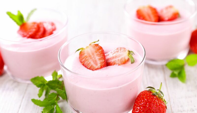Strawberry,Mousse,Dessert,,Yogurt,And,Strawberry